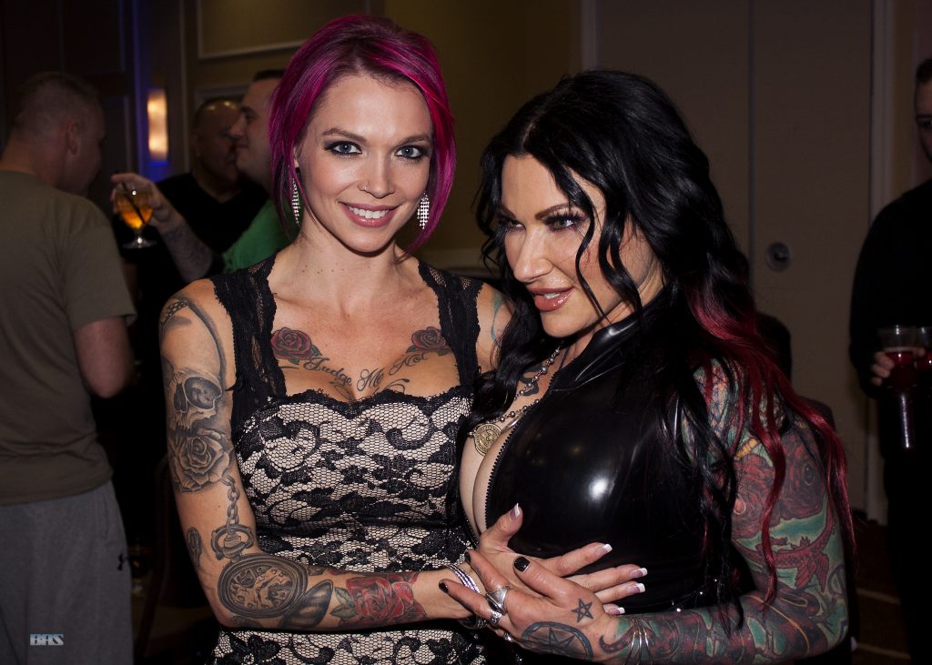 Anna_Bell_Peaks_and_Jenevieve_Hexxx_at_Inked_Awards_2016_(31837079821)