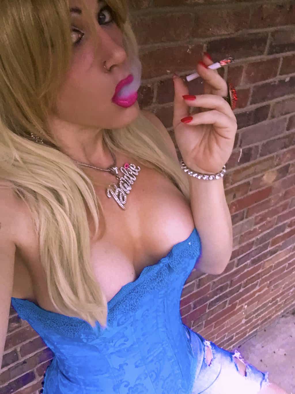 Kimber Haven XXXBios - TS Kimber Haven in sexy bright blue corset and ripped denim shorts - Sexy blonde tgirl Kimber Haven smoking fetish porn pics sfw