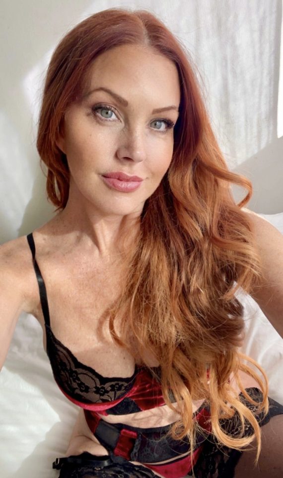 Mrs Robinson XXXBios - Tallest busty all natural redhead MILF Mrs Robinson in sexy red and black lacy lingerie stockings and suspenders - FanCentro Mrs Robinson porn pics sfw