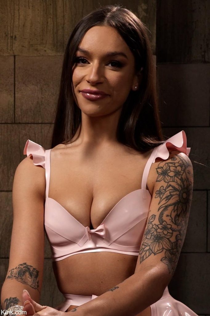 Top 20 Divine Bitches Pornstars XXXBios - Hottest Divine Bitches pornstar April Olsen porn pics sfw